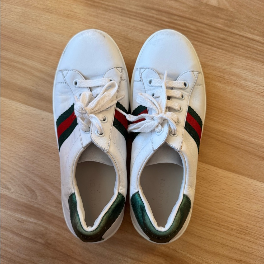 Gucci Kids White Sneakers with Red and Green Stripes